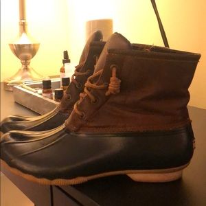 Good condition sperry boots - 10